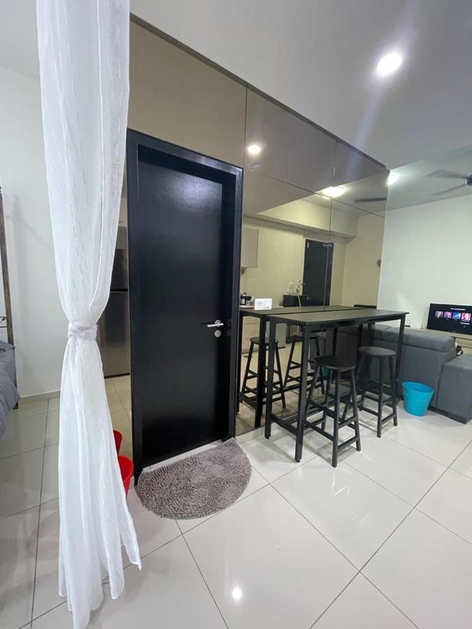 Kyra Homestay Centrus Soho Cyberjaya *Wifi And Pool* Exterior photo