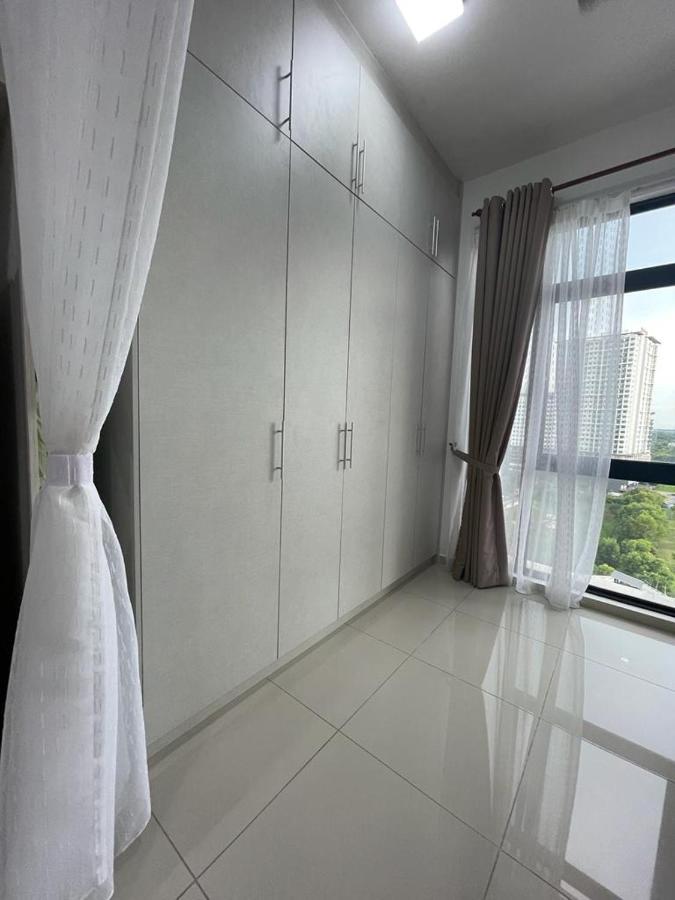 Kyra Homestay Centrus Soho Cyberjaya *Wifi And Pool* Exterior photo